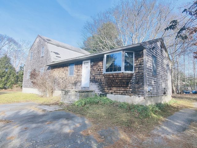 32 Morton Ave, Dartmouth, MA 02747