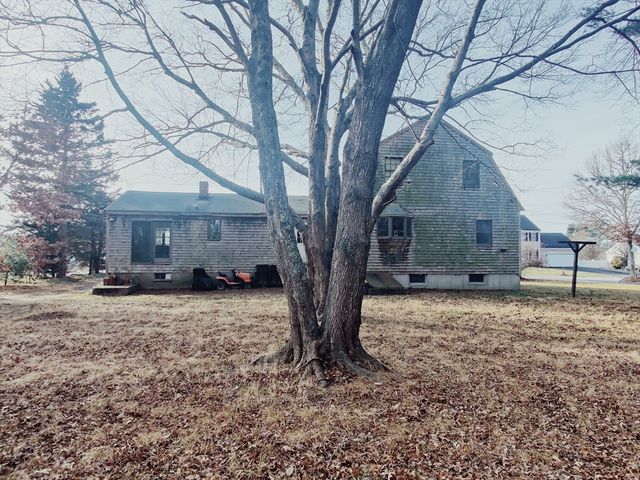 32 Morton Ave, Dartmouth, MA 02747