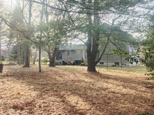 32 Morton Ave, Dartmouth, MA 02747