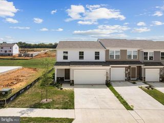 110 OLYMPUS RD, Charles Town, WV 25414
