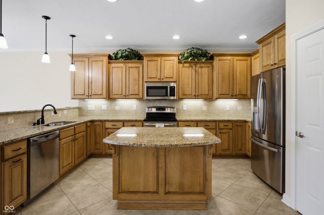 5115 Sanibel Drive, Columbus, IN 47203