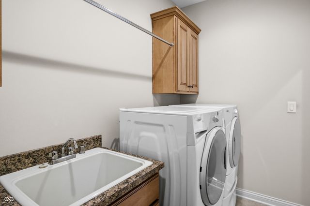 5115 Sanibel Drive, Columbus, IN 47203