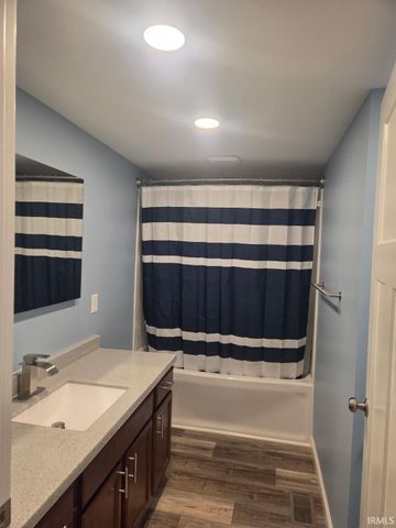 328 E OAK Street, Princeton, IN 47670