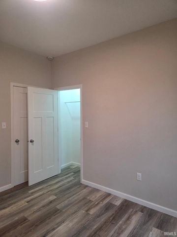 328 E OAK Street, Princeton, IN 47670