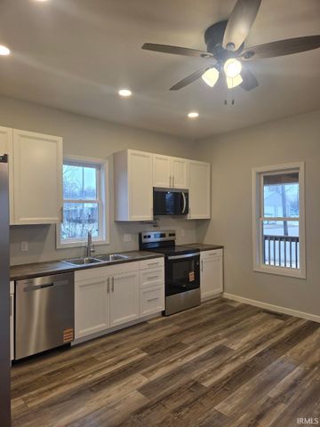 328 E OAK Street, Princeton, IN 47670