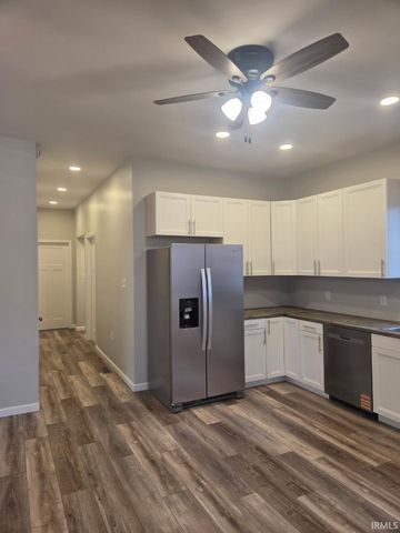 328 E OAK Street, Princeton, IN 47670