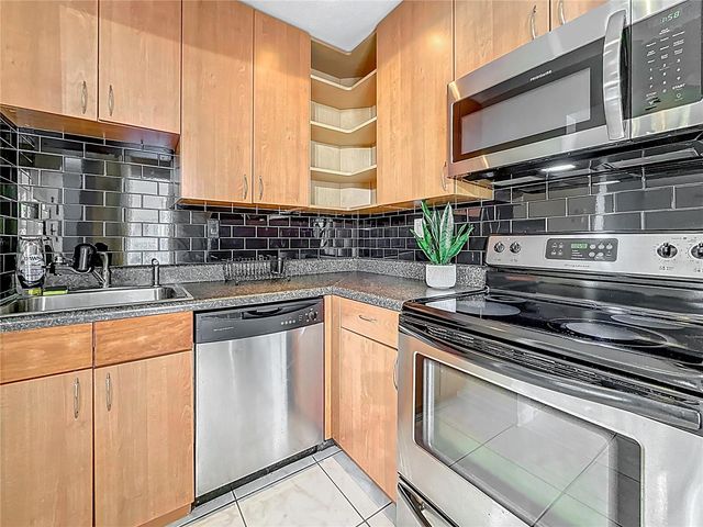 2625 STATE ROAD 590 724, Clearwater, FL 33759