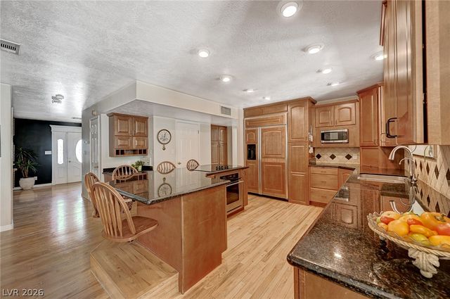 548 Radwick Drive, Las Vegas, NV 89110