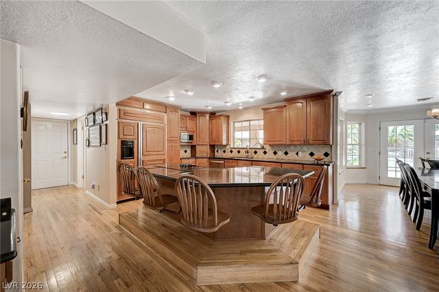 548 Radwick Drive, Las Vegas, NV 89110