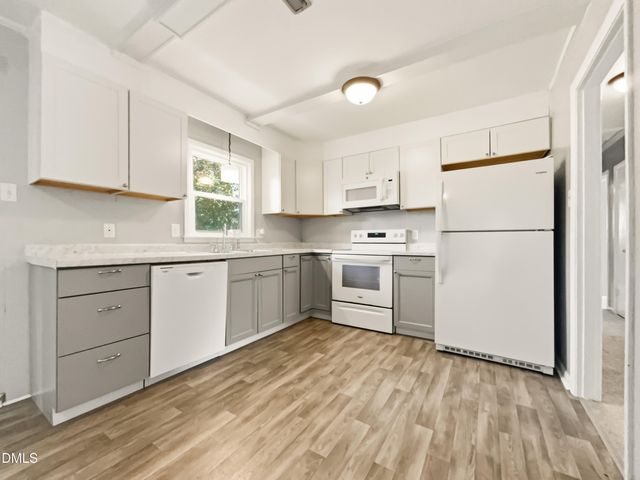 208 Starhill Avenue, Fayetteville, NC 28303