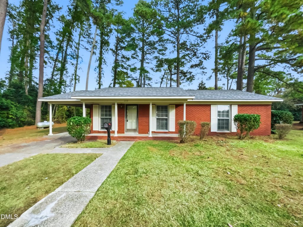 208 Starhill Avenue, Fayetteville, NC 28303