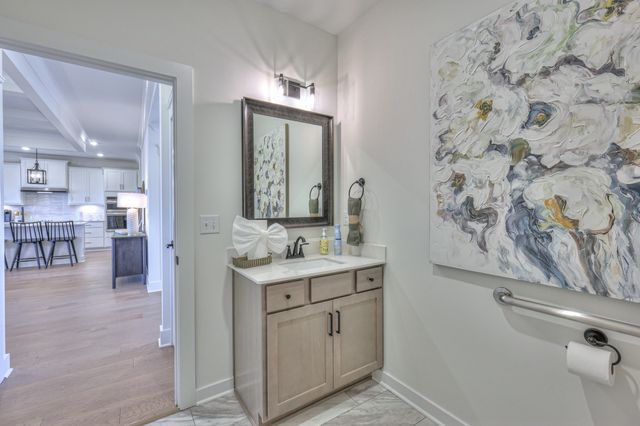 2015 Bennett Creek Dr, Columbia, TN 38401