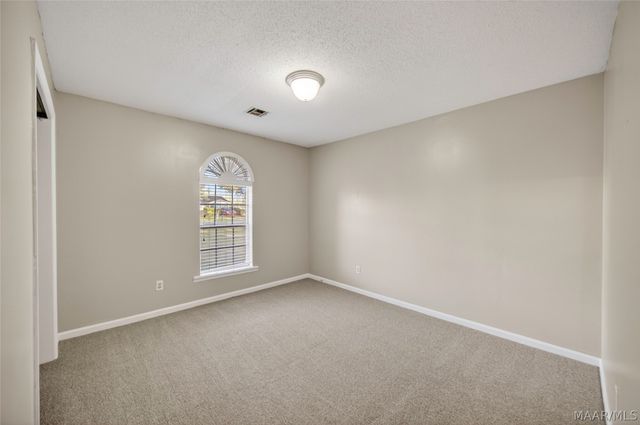 6735 Pineleaf Drive, Elmore, AL 36025