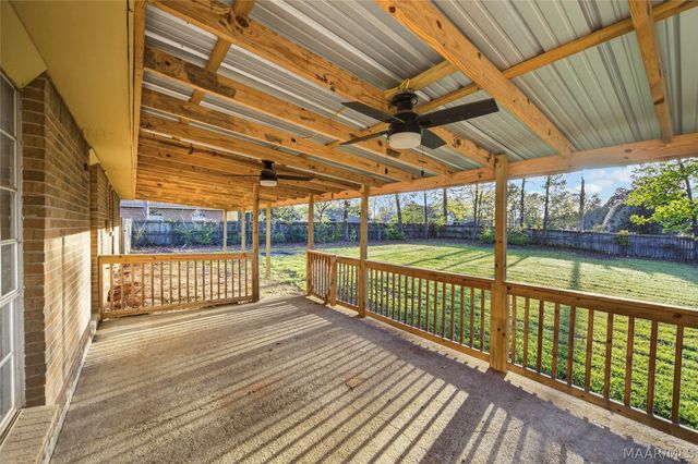 6735 Pineleaf Drive, Elmore, AL 36025