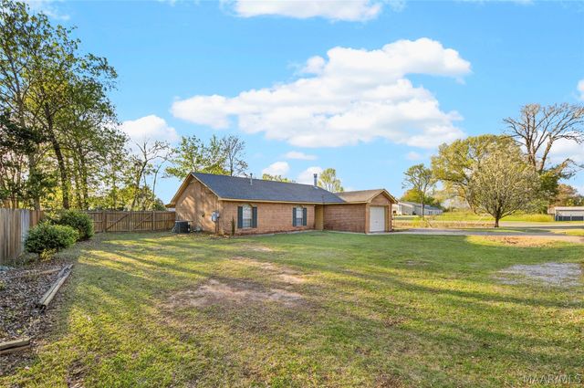 6735 Pineleaf Drive, Elmore, AL 36025