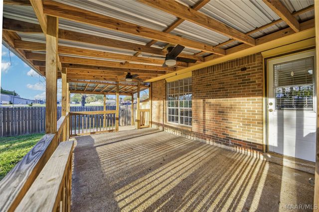 6735 Pineleaf Drive, Elmore, AL 36025