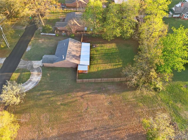 6735 Pineleaf Drive, Elmore, AL 36025