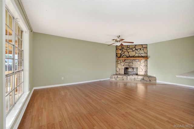 6735 Pineleaf Drive, Elmore, AL 36025