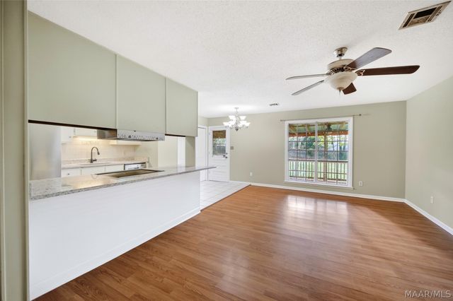 6735 Pineleaf Drive, Elmore, AL 36025