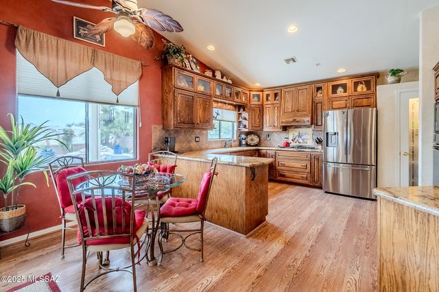 2723 S Chipshot Drive, Green Valley, AZ 85614