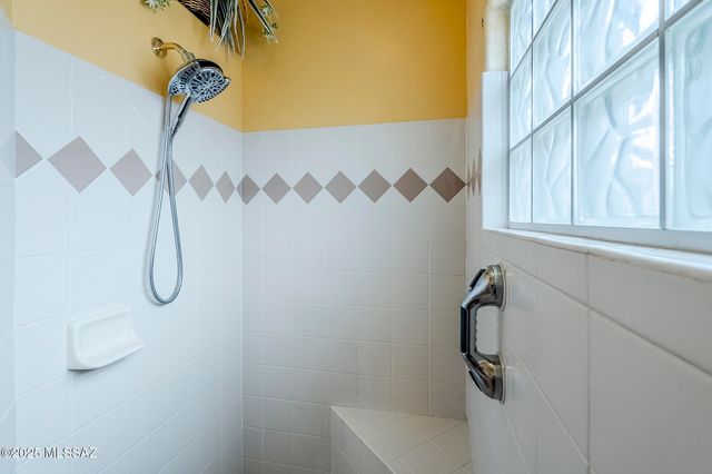 2723 S Chipshot Drive, Green Valley, AZ 85614