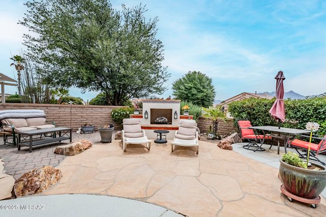 2723 S Chipshot Drive, Green Valley, AZ 85614