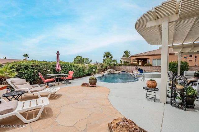 2723 S Chipshot Drive, Green Valley, AZ 85614