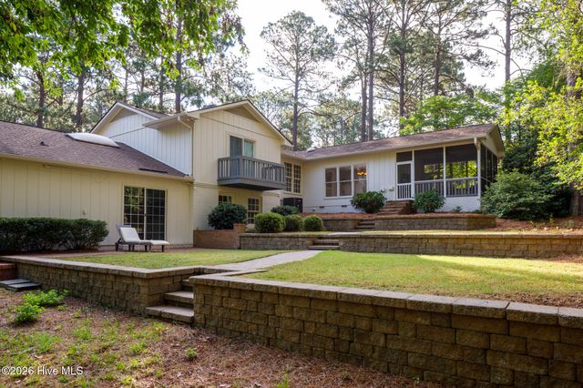 675 Lake Dornoch Drive, Pinehurst, NC 28374