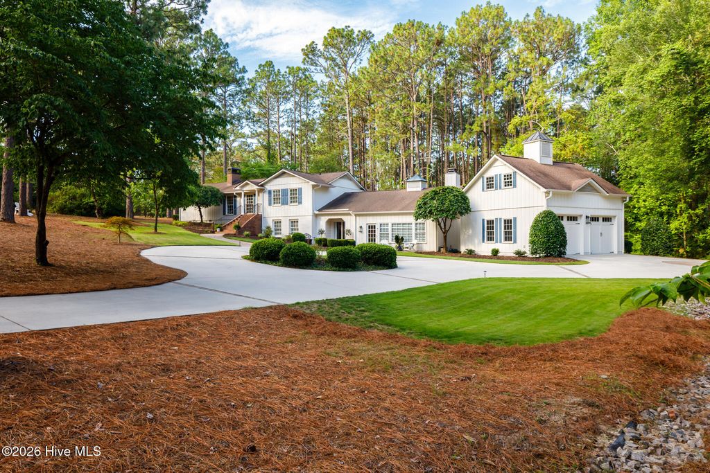 675 Lake Dornoch Drive, Pinehurst, NC 28374