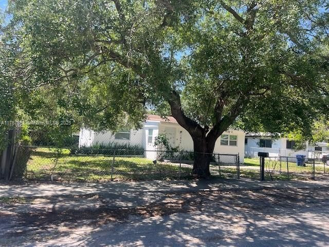 1864 NW 88th Ter, Miami, FL 33147