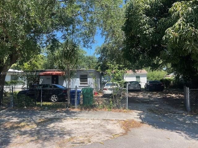 1864 NW 88th Ter, Miami, FL 33147