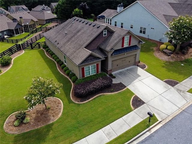 103 Hawthorne Ridge Circle, Dallas, GA 30132