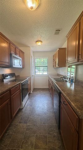 211 Anchor Lane, Gun Barrel City, TX 75156