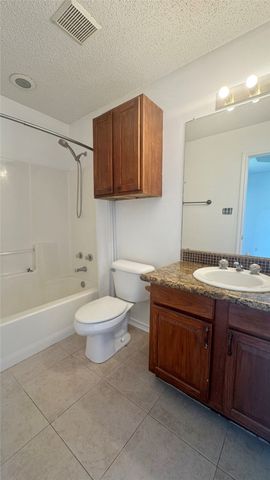 211 Anchor Lane, Gun Barrel City, TX 75156