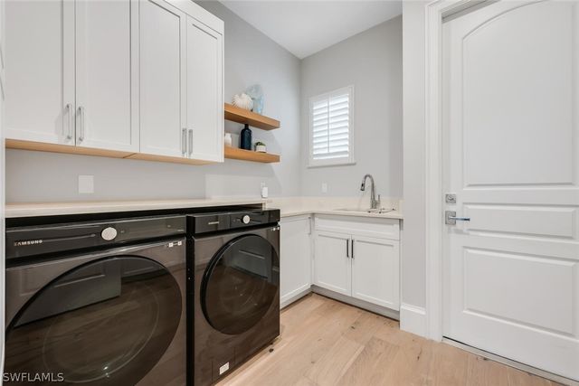 2305 Cassia CT, Naples, FL 34109