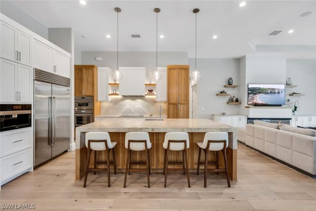 2305 Cassia CT, Naples, FL 34109