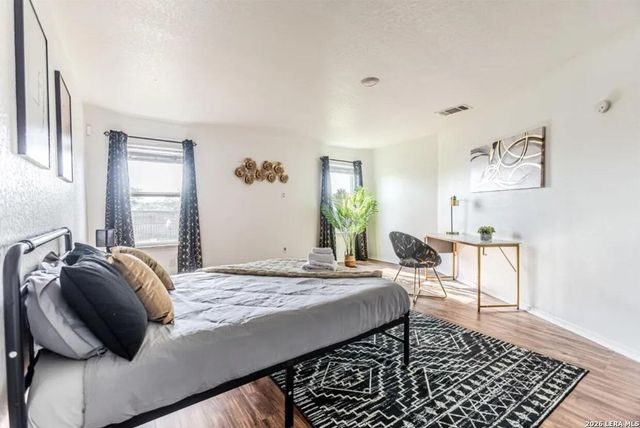 3240 Mission Riv, San Antonio, TX 78245