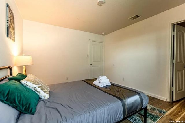 3240 Mission Riv, San Antonio, TX 78245