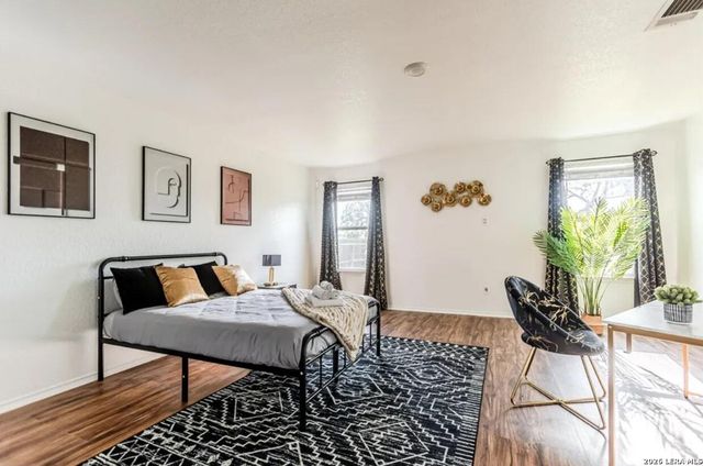 3240 Mission Riv, San Antonio, TX 78245