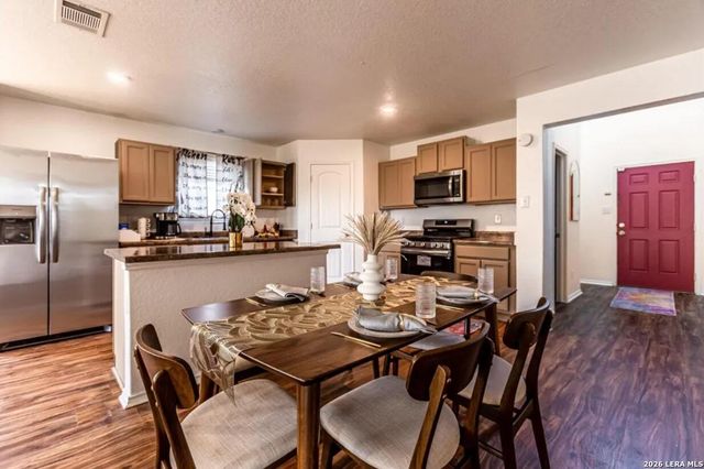 3240 Mission Riv, San Antonio, TX 78245