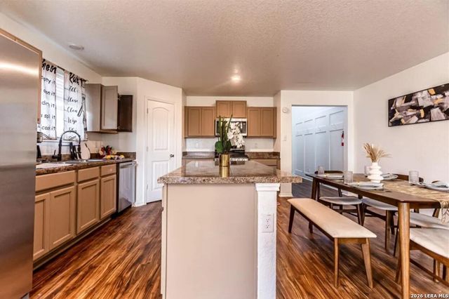 3240 Mission Riv, San Antonio, TX 78245
