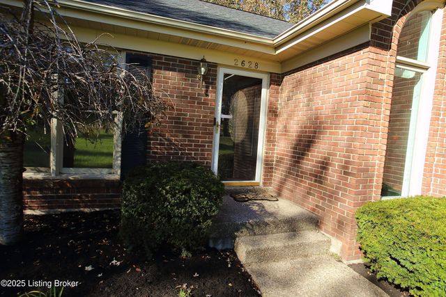 2628 Cedar Point Rd, La Grange, KY 40031