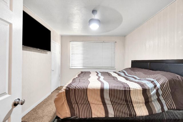 907 S Rogers Lane, Fresno, CA 93727
