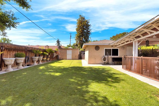 907 S Rogers Lane, Fresno, CA 93727