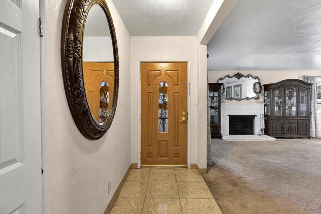 907 S Rogers Lane, Fresno, CA 93727