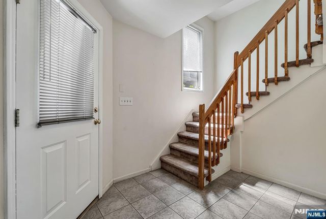 125 Roosevelt Place, Palisades Park, NJ 07650