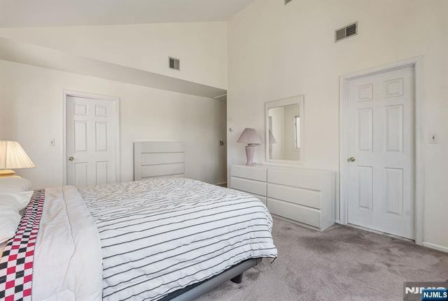 125 Roosevelt Place, Palisades Park, NJ 07650