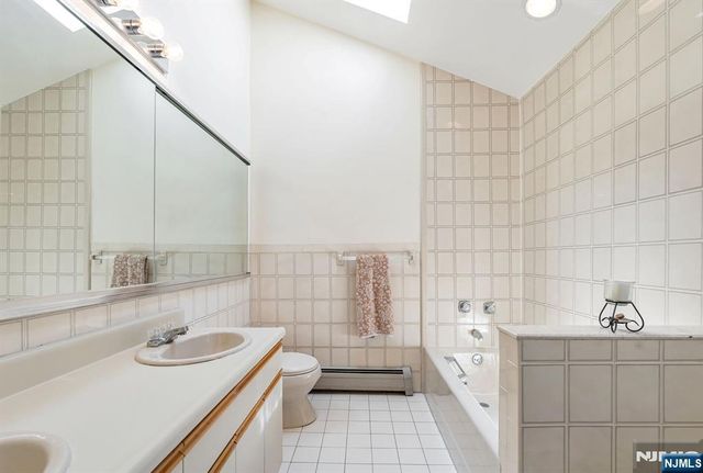 125 Roosevelt Place, Palisades Park, NJ 07650
