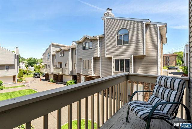 125 Roosevelt Place, Palisades Park, NJ 07650