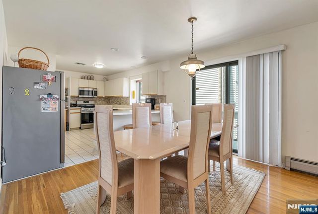 125 Roosevelt Place, Palisades Park, NJ 07650
